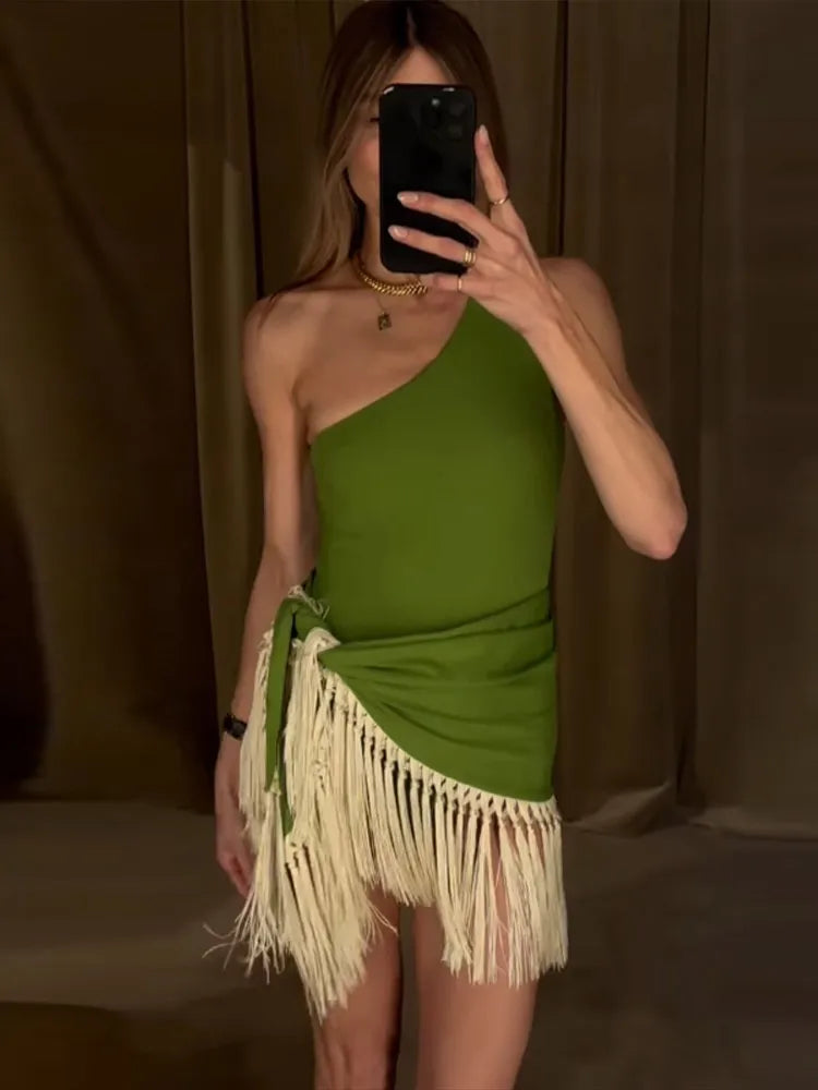 Miria - One shoulder tassel set
