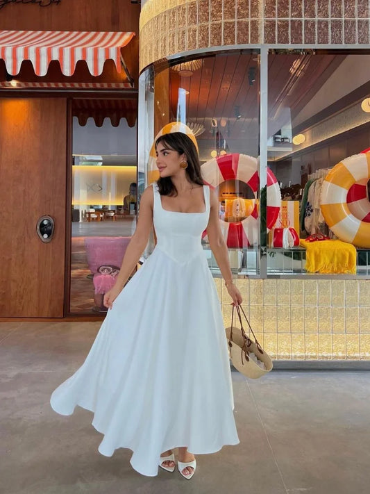 Danica - Flattering square neck dress