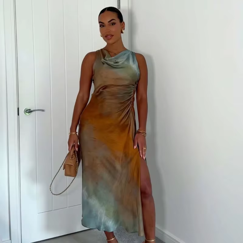 Sarina - Flattering satin silk dress with slit