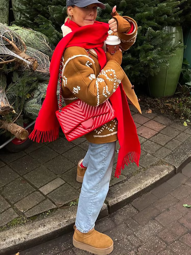 Mona - Embroidered fleece coat