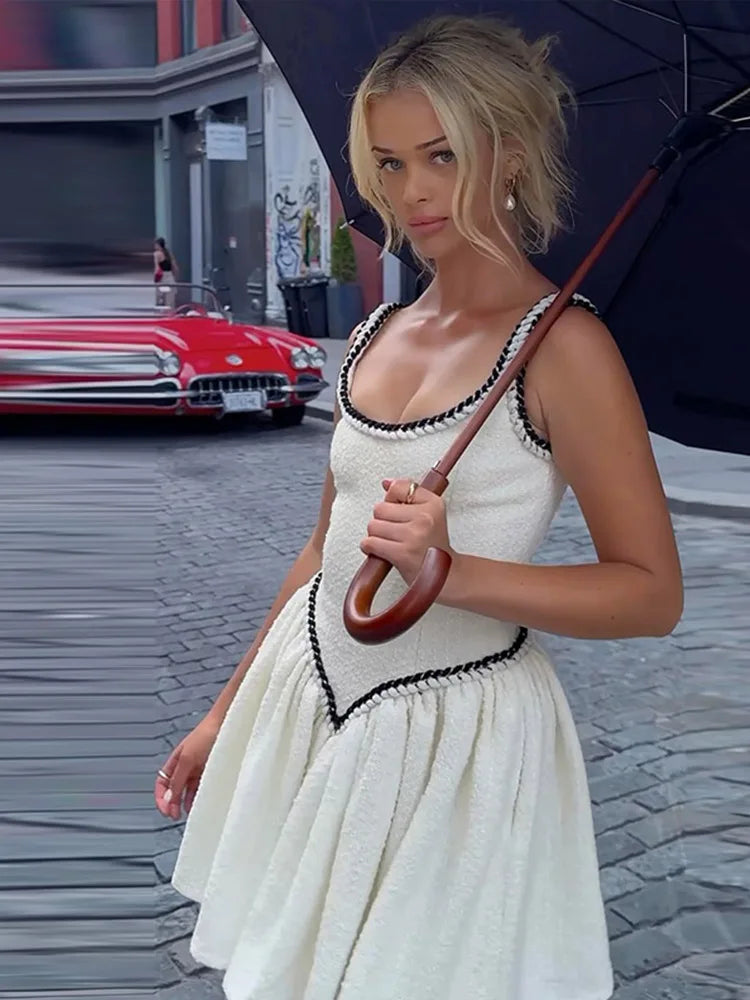 Guinna - Elegant boucle mini dress