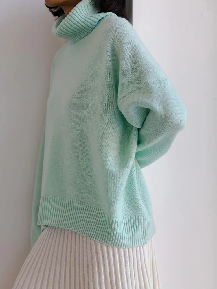 Nora - Knitted high neck sweater