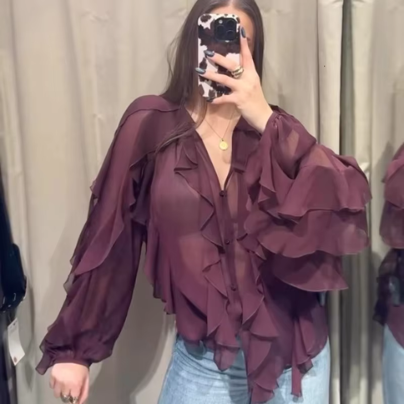 Rhea - Elegant ruffled top