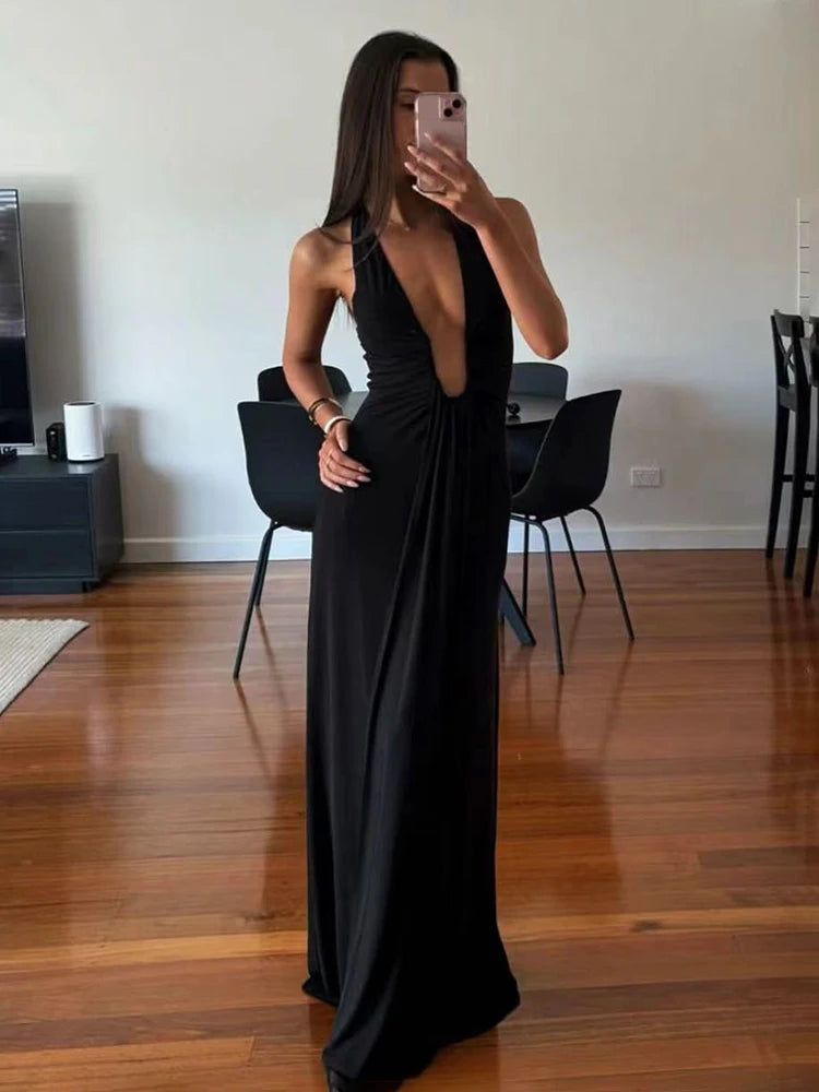 Stella - Flattering ultra deep V-neck dress
