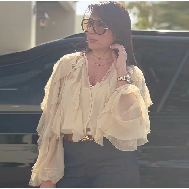 Rhea - Elegant ruffled top