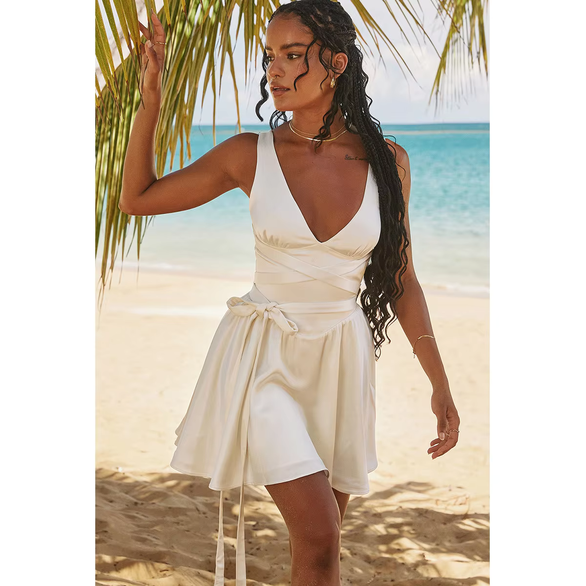 Scarlett - Flattering mini dress