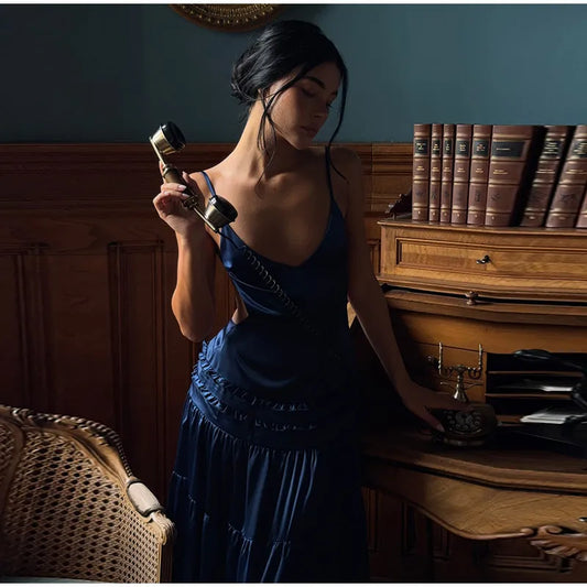 Feline - Open back dress