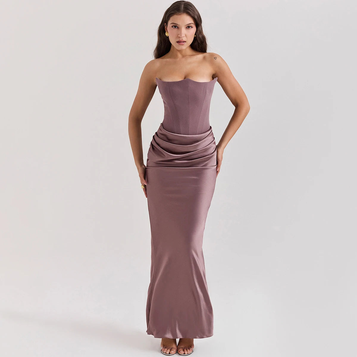 Amina - Flattering strapless dress