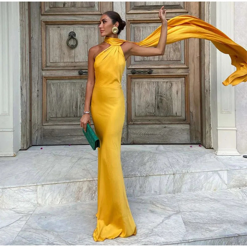 Ramona - Backless satin dress