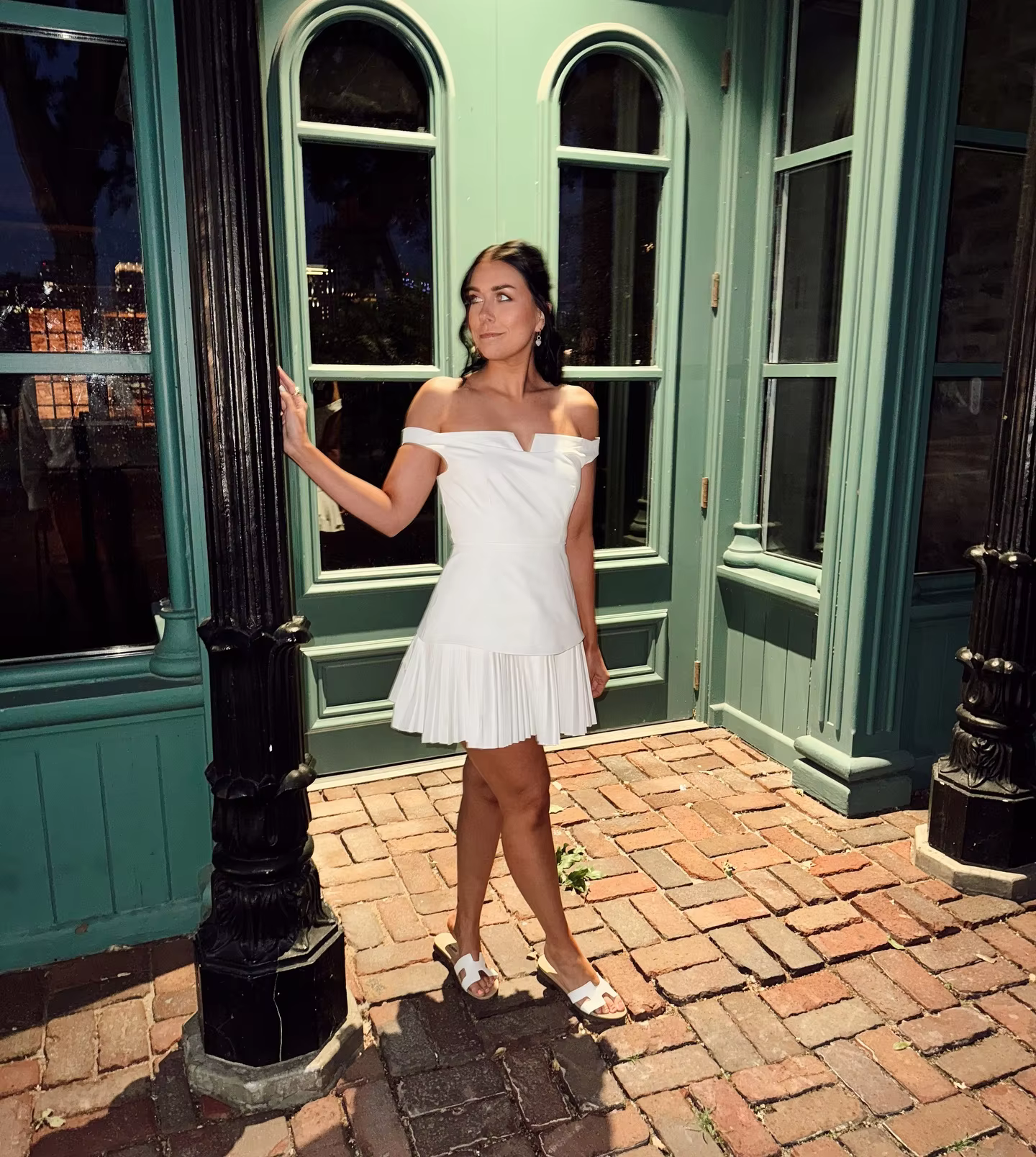 Haisley - Flattering off shoulder dress