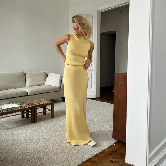 Sofia - Fine knitted two piece set with skirt