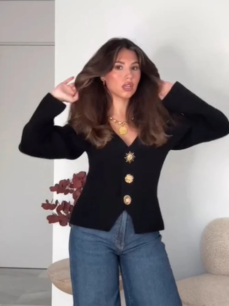 Karolina - Elegant v-neck cardigan