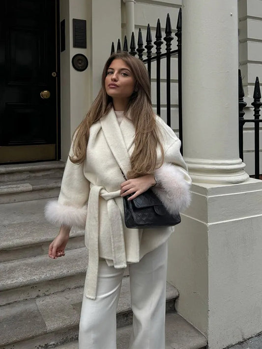 Eve - Elegant coat with faux fur detail
