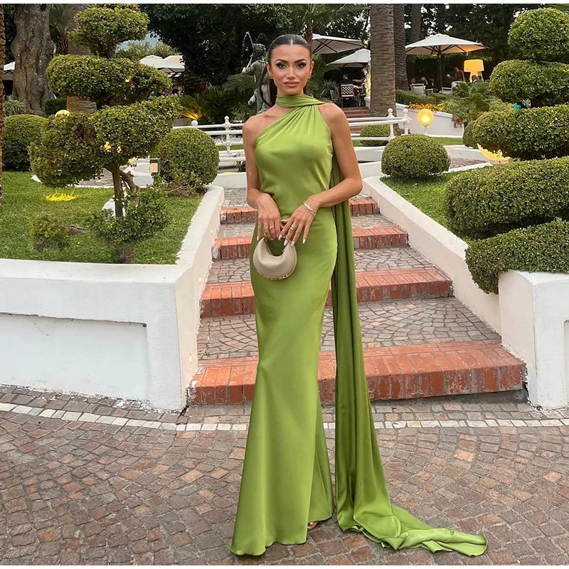 Ramona - Backless satin dress