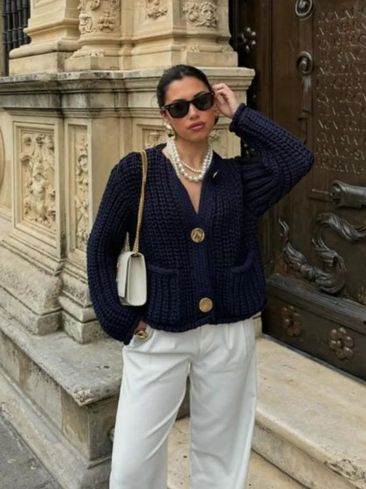 Aimee - Knitted cardigan with oversized buttons