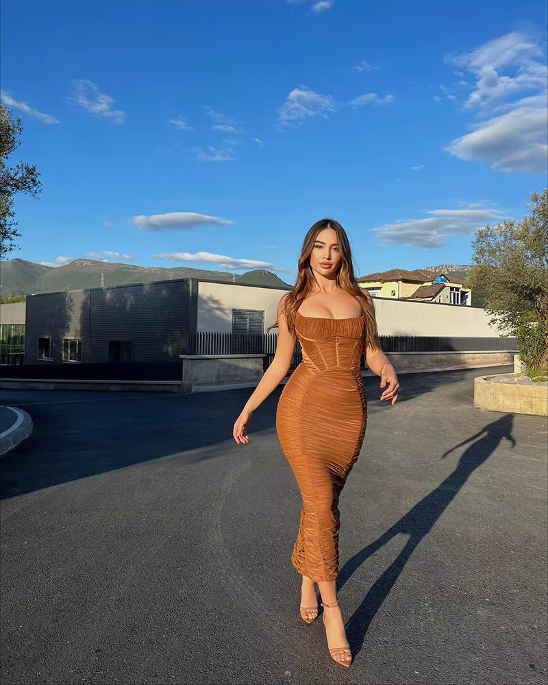 Flora - Figure flattering ruched dress