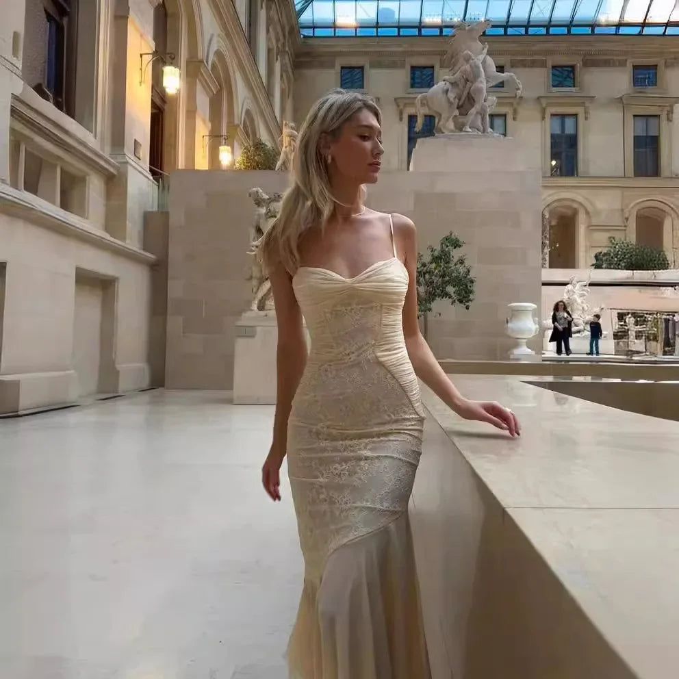 Maxima - Elegant fitted dress