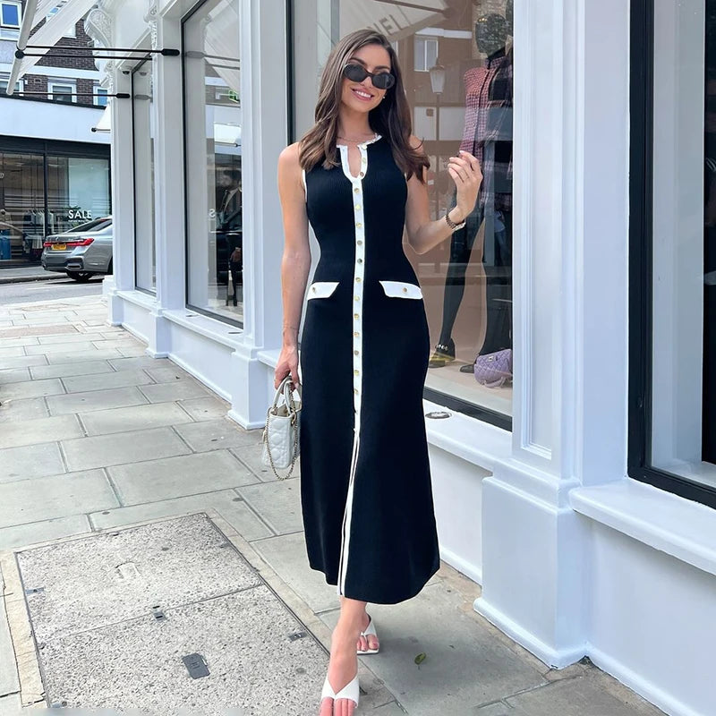 Victoria - Elegant fine knitted dress