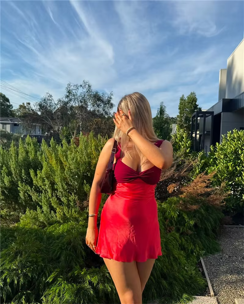 Everly - Flattering mini dress