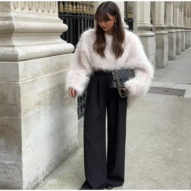 Yves - Faux fur crop top