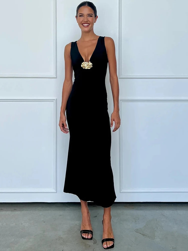 Daria - Elegant deep v-neck dress