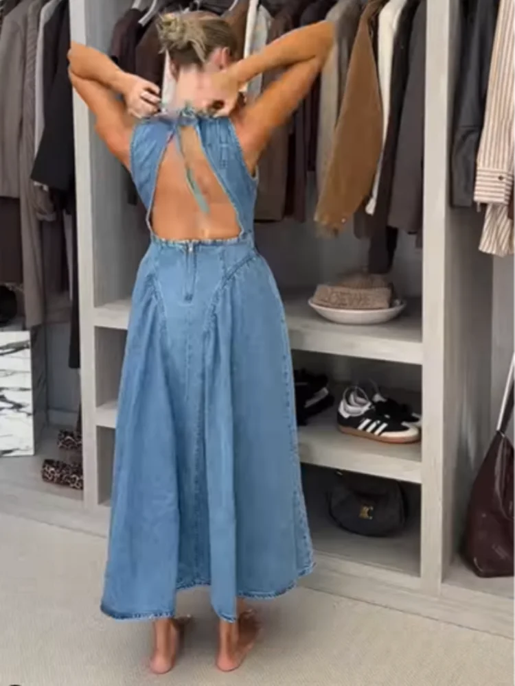 Lara - Flattering denim dress