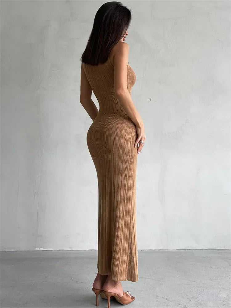 Paula - Elegant sleeveless dress