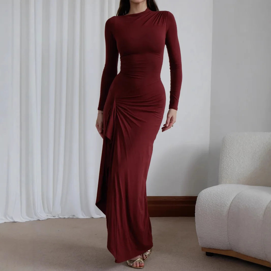 Yana - Figure hugging dress with slit