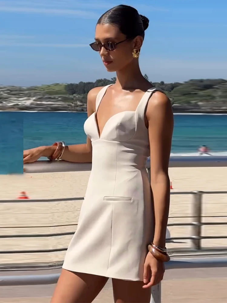 Kaia - Flattering mini dress