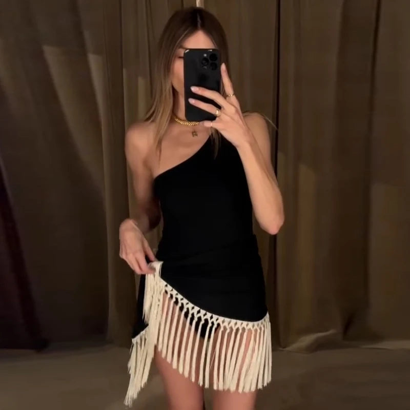 Miria - One shoulder tassel set