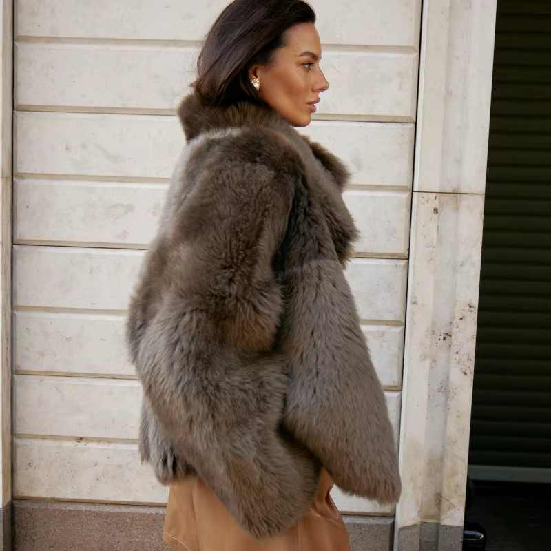 Alexa - Luxe faux fur coat