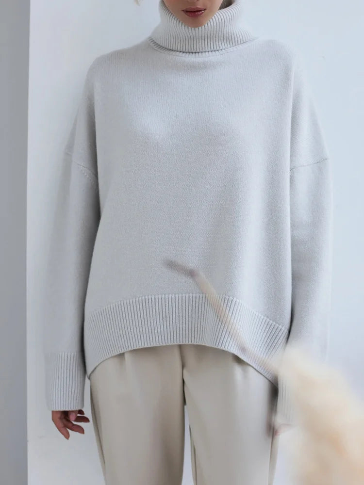 Nora - Knitted high neck sweater