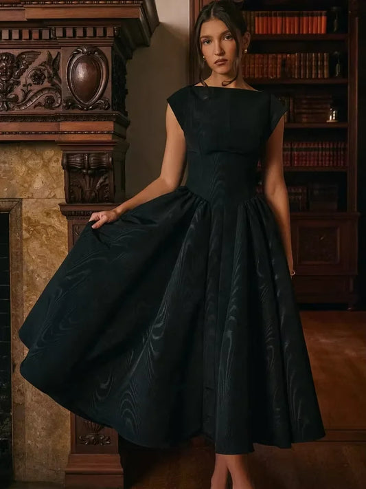 Tamsin - Flattering midi dress