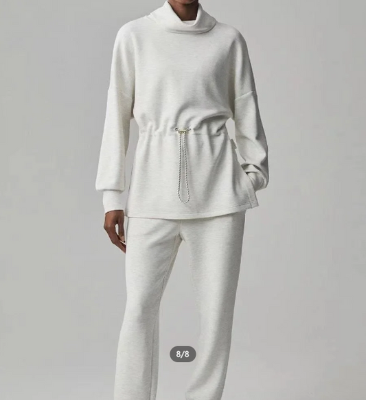 McKay - Comfortable and flattering sweatshirt