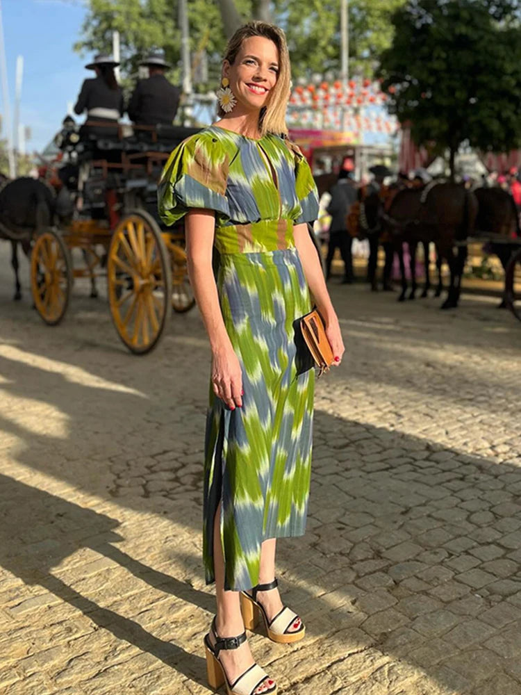 Mariah - Flattering puff sleeve dress