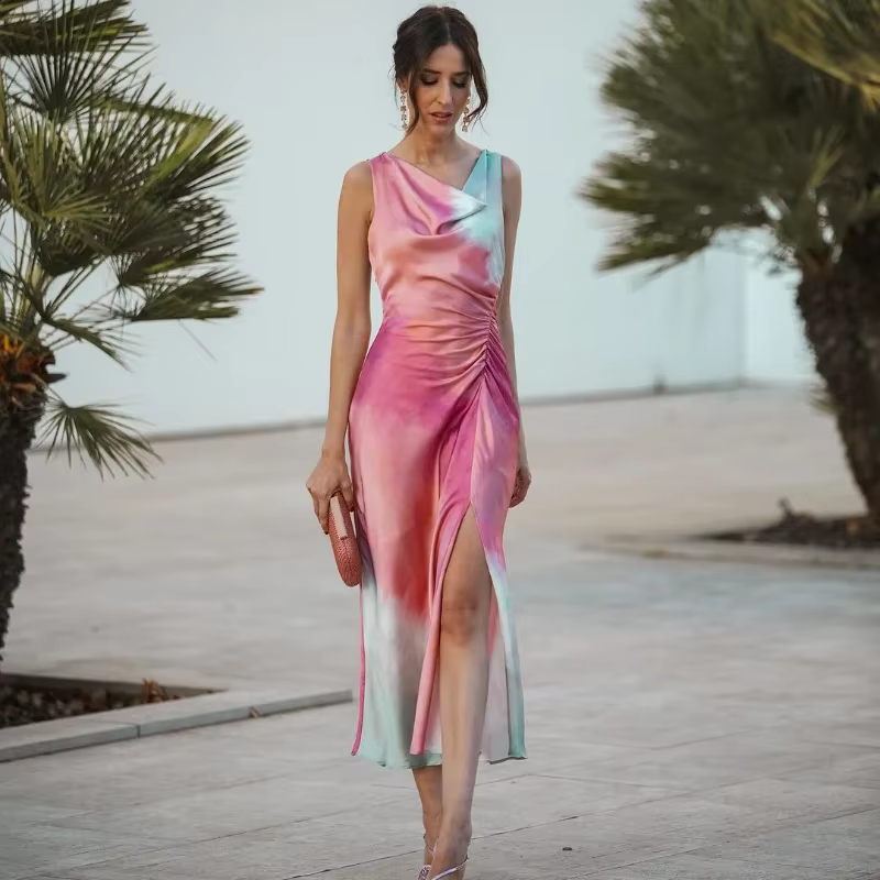 Sarina - Flattering satin silk dress with slit