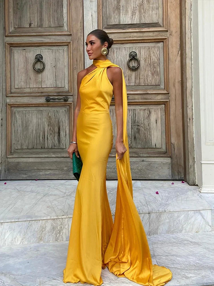 Ramona - Backless satin dress