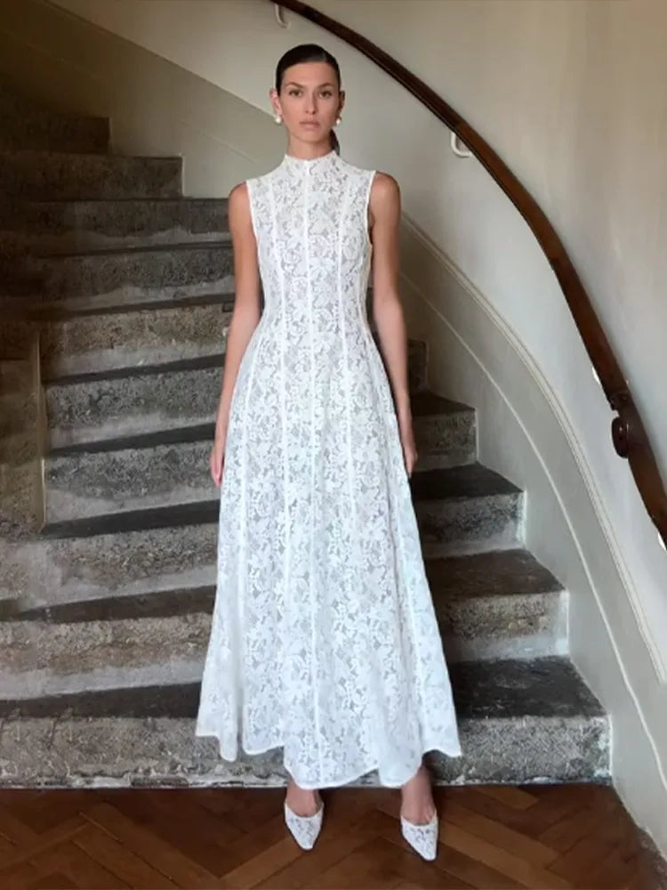 Ivana - Flattering lace dress