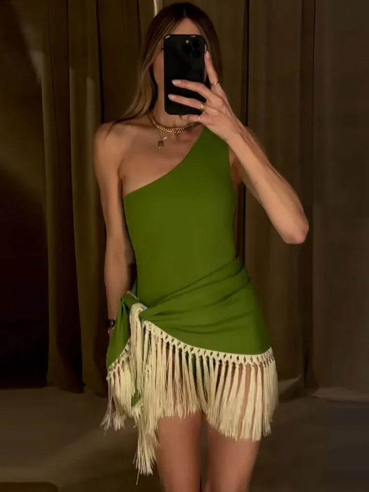 Miria - One shoulder tassel set
