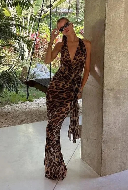 KyleAnn - Flattering leopard print dress