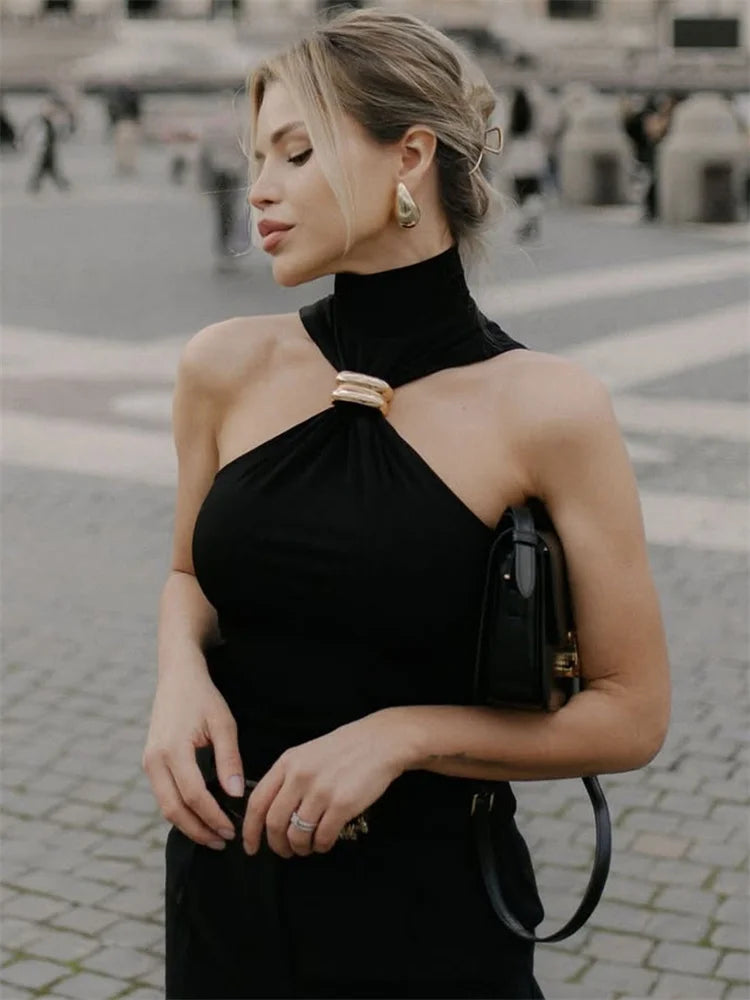 Amira - Elegant top with metal detail