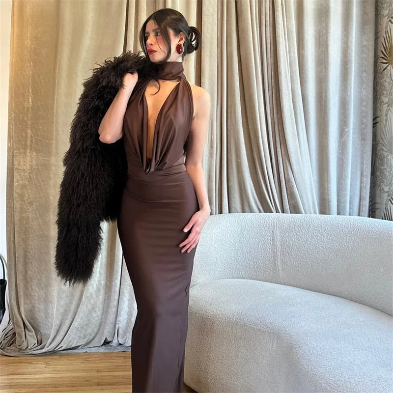 Chloe - Deep neckline dress