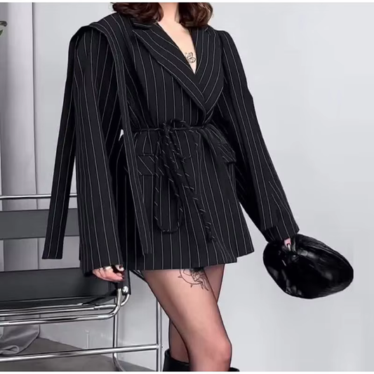 Ellie - Modern blazer jacket with belt