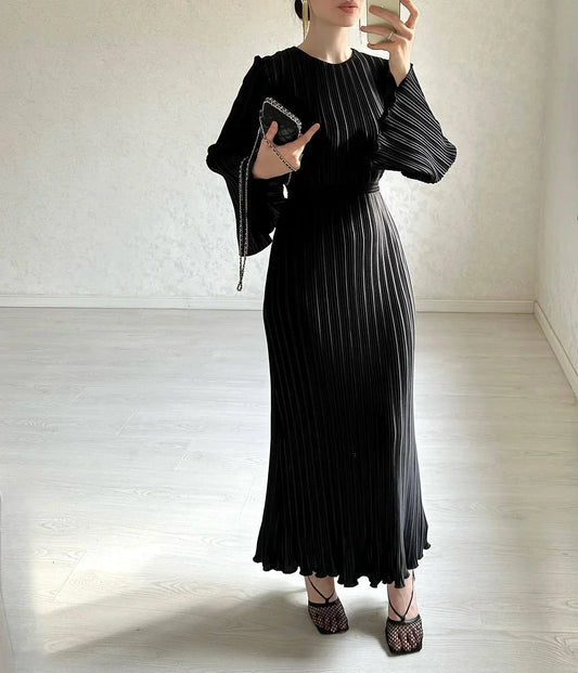 Isa - Long elegant dress with bell sleeves