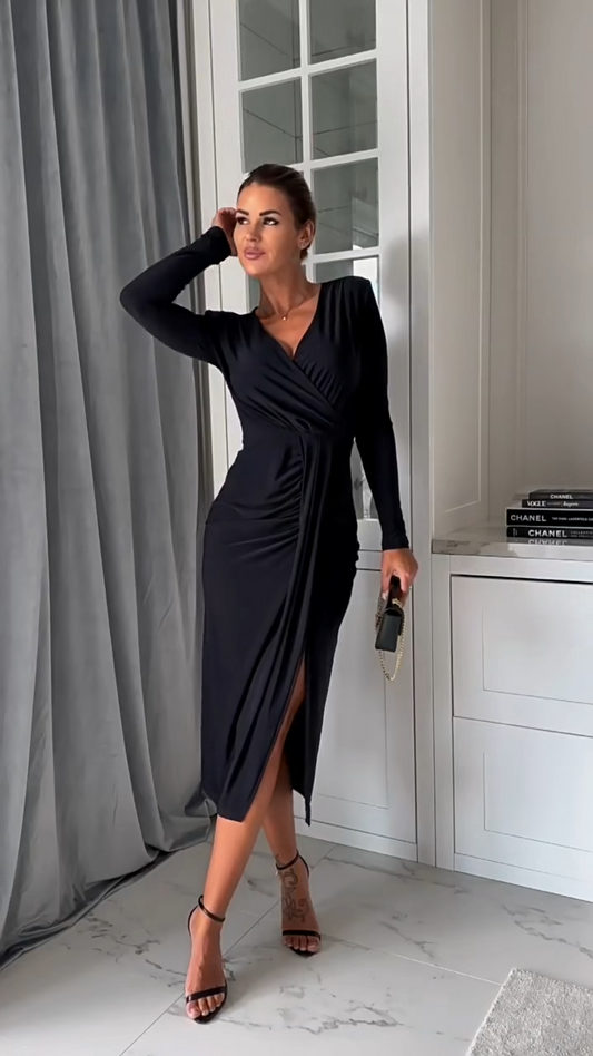 Mirna - Flattering v-neck dress