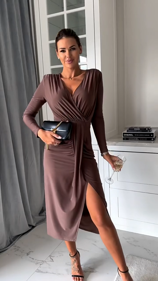 Mirna - Flattering v-neck dress