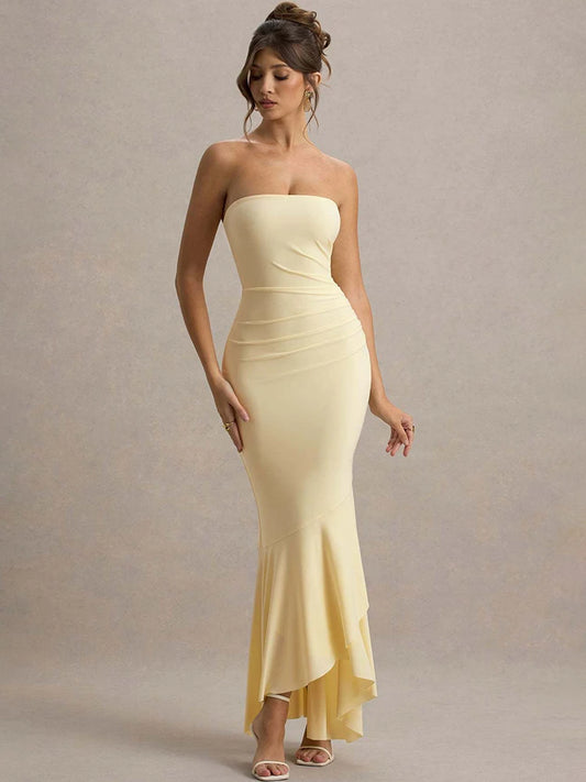 Milena - Figure hugging strapless dress