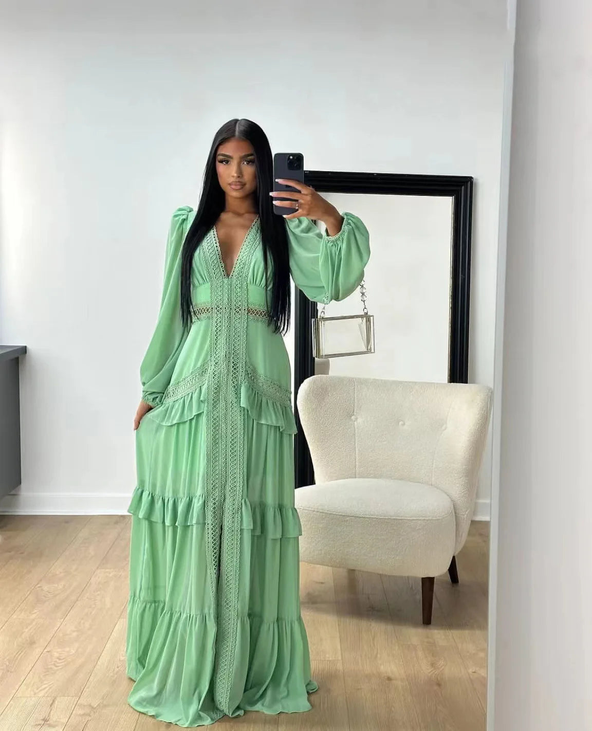 Lizzy - Flowing v-neck dress