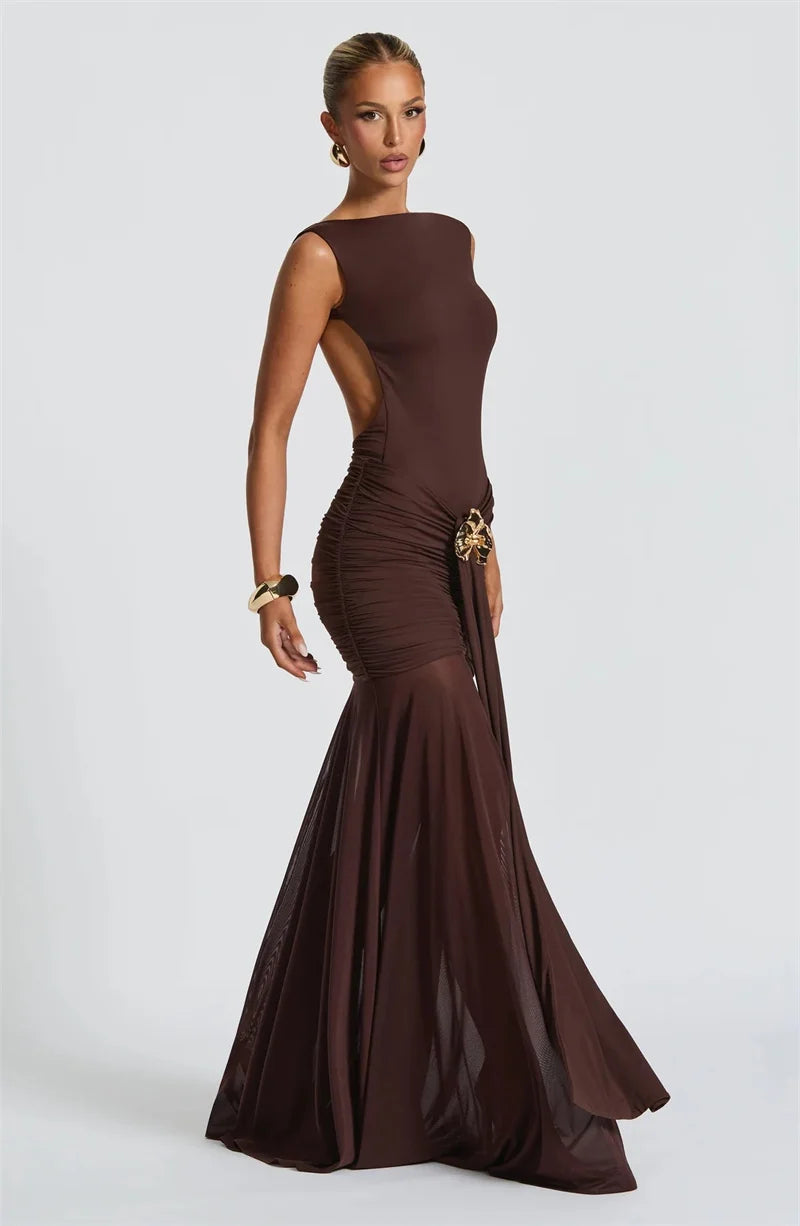 Amina - Figure hugging dress with belt detail
