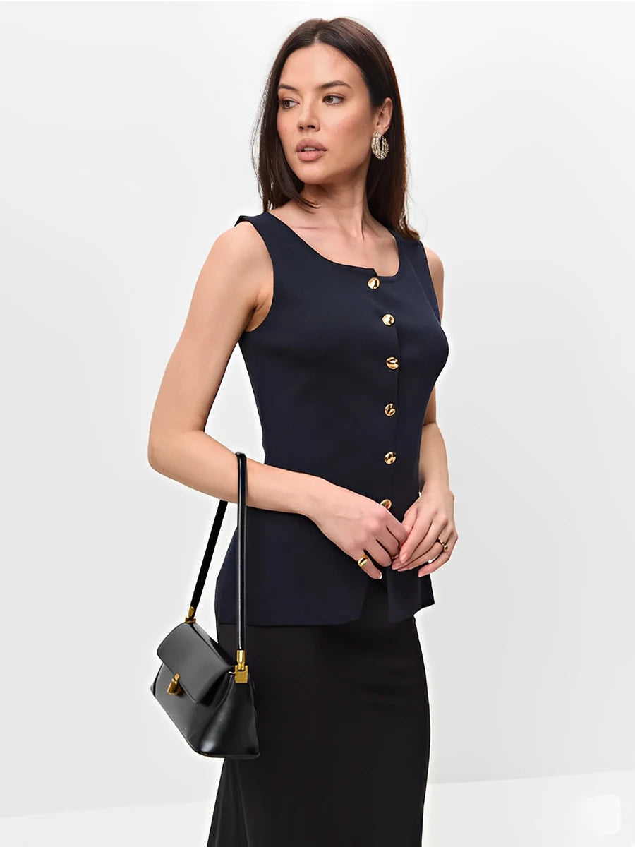 Adriana - Fine knitted top with gold buttons